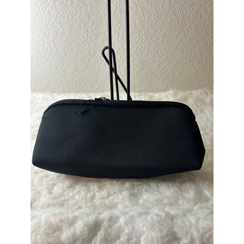 NWOT Kim Kardashian Skims Neoprene Waterproof Travel Makeup Pouch Black